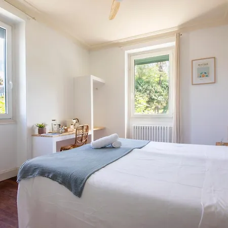 Far Out منزل للإقامة