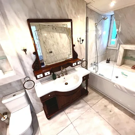 Far Out Pansiyon San Sebastián