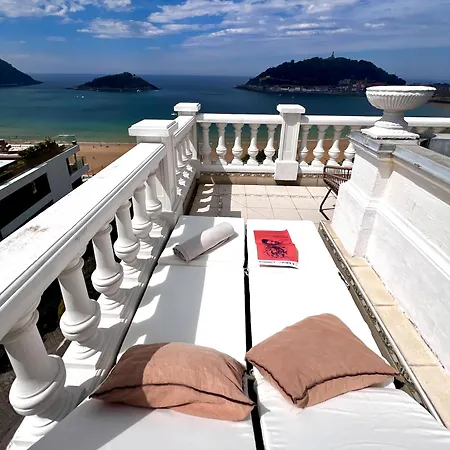 Far Out * San Sebastián