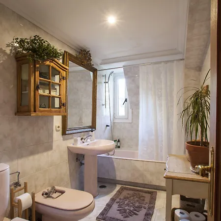 Far Out * سان سيباستيان