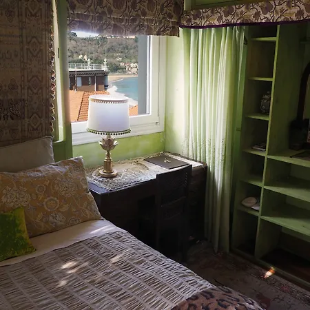 Far Out منزل للإقامة *