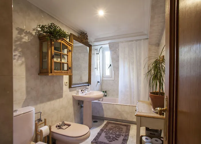 Far Out * סן סבסטיאן